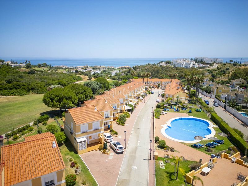 Foto c6f16cdc-92b1-44d7-8045-2156729ca791. Casa a La Duquesa Manilva