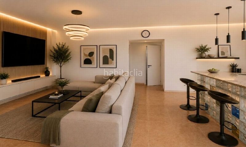 Foto 0f09bc8e-48d4-42f8-80b4-7adab9d6056b. Casa amb piscina a Las Flores Mijas