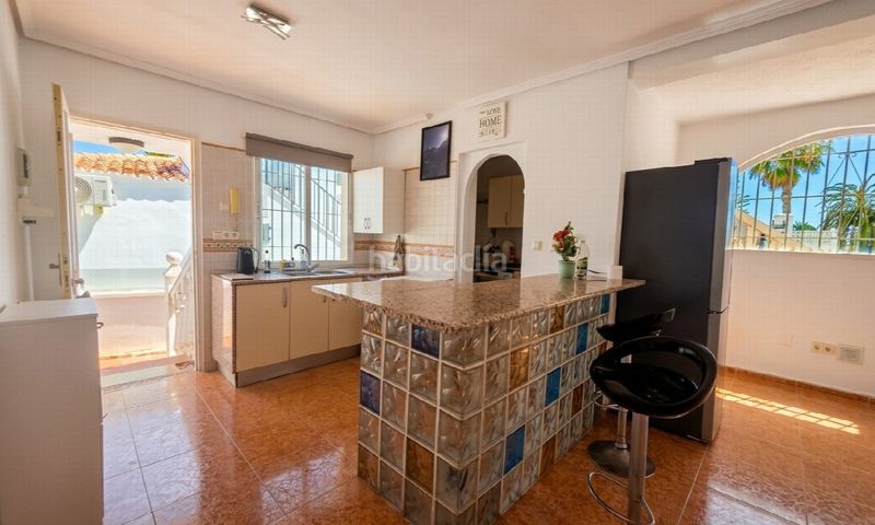 Foto 1bed0865-4e6a-4f21-b638-ce626f990a7c. Casa amb piscina a Las Flores Mijas