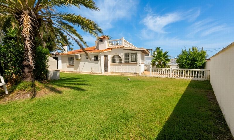 Foto 500b5b17-f886-47ee-be95-cdcc2ba94eb1. Casa amb piscina a Las Flores Mijas