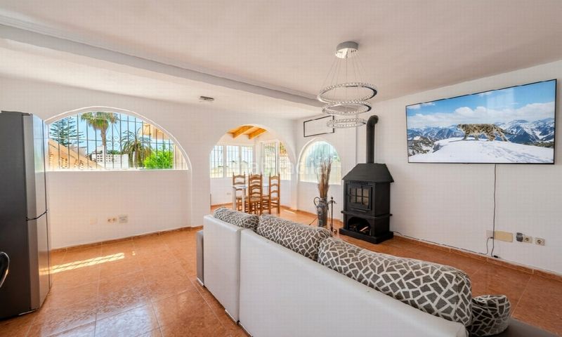 Foto 95ef889f-2894-4bb4-bb3a-09f6081be0ff. Casa amb piscina a Las Flores Mijas
