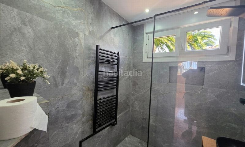 Foto b59744f8-00bd-4763-b38a-0b854db56494. Casa amb piscina a la cala Mijas Mijas