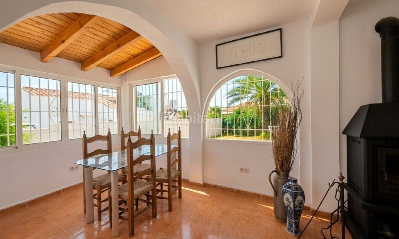 Foto f4197712-49d3-409d-b7a4-9459efde2268. Casa amb piscina a la cala Mijas Mijas