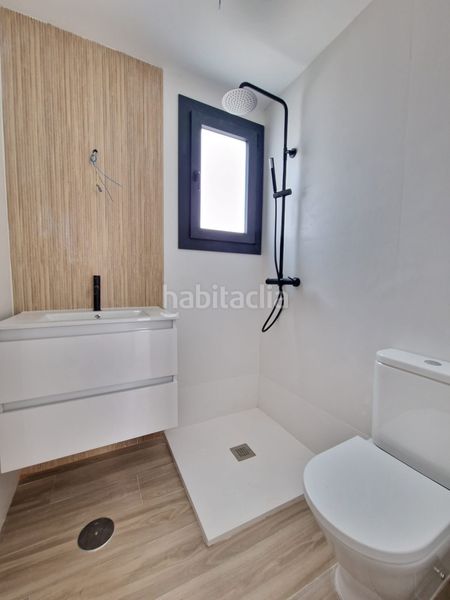 Foto f2f5bdab-2f36-4bf6-bc79-cf4cb297d722. Casa amb aparcament a Manilva pueblo Manilva