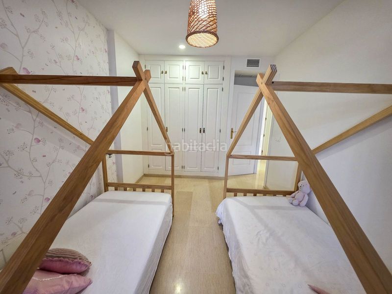 Foto f9114c42-bd63-458c-92d8-b90c6b7c624e. Apartament amb aparcament a La Duquesa Manilva