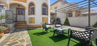 Casa adossada a Parque Acuático - Sector 25