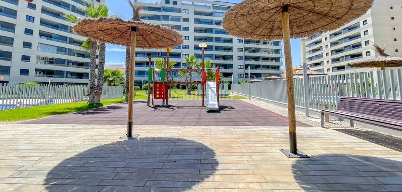 Foto 381e59fa-833e-46bd-9a39-3ab31b7bf325. Apartament amb aparcament a Punta Prima Torrevieja