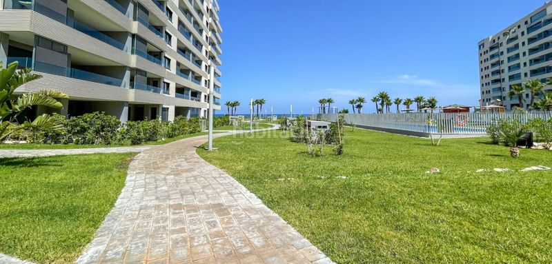 Foto bcf24eb4-803c-4f60-9fa0-2d6b0e21c730. Apartament amb aparcament a Punta Prima Torrevieja