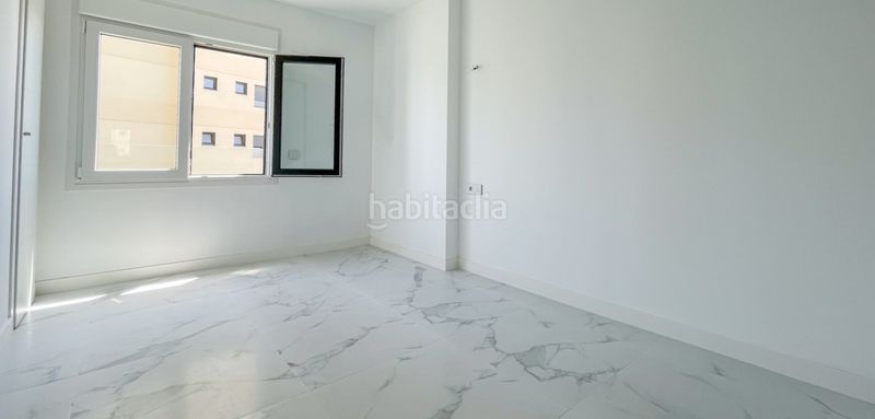 Foto e7220ada-6b6a-4257-be38-9c8fde09b434. Apartament amb aparcament a Punta Prima Torrevieja