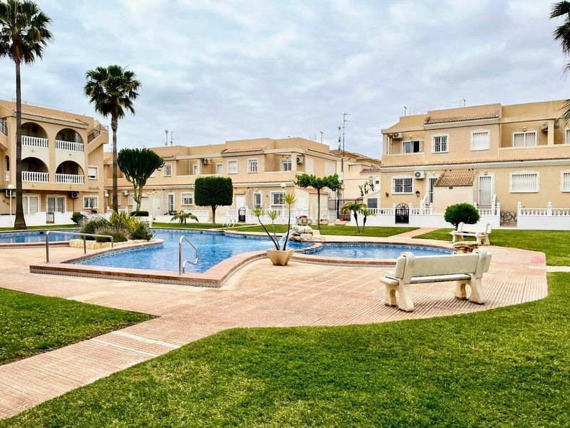 Foto 42cbb516-5a27-4d86-9343-470ff749d1c8. Apartament amb piscina a Centro Alcázares (Los)