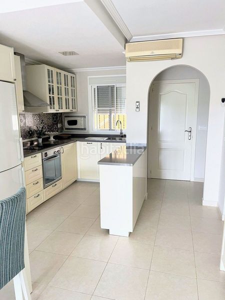 Foto 4ab6456b-f7d5-467b-a2dc-b48aa07ce223. Apartament amb piscina a Centro Alcázares (Los)