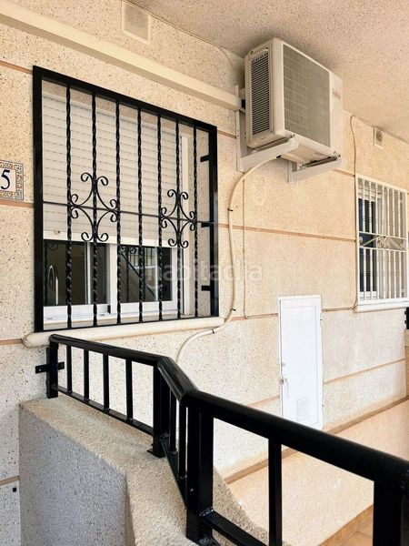 Foto 6bedda1b-bb57-4391-8581-1db6a9f3b662. Apartament amb piscina a Centro Alcázares (Los)