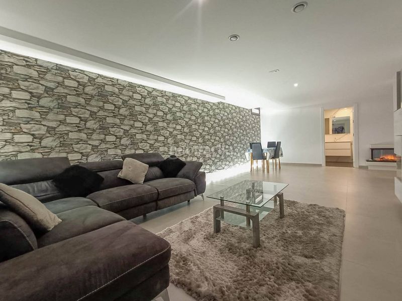 Foto bf0d6df8-e05d-4e4d-930f-aa4f1656bb76. Casa a Benijófar