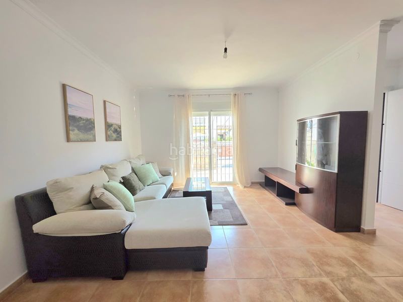Foto b88462e4-a903-46cb-a979-998bd1ce9719. Casa adossada a Manilva pueblo Manilva