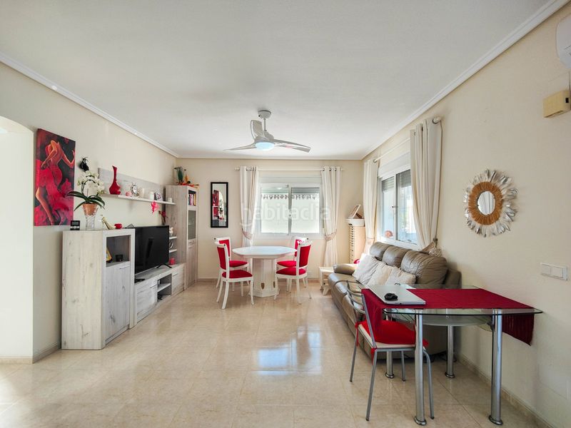 Foto 6f7a8195-3925-4e3e-a1e3-243c47af9f3c. Casa amb aparcament a Rojales