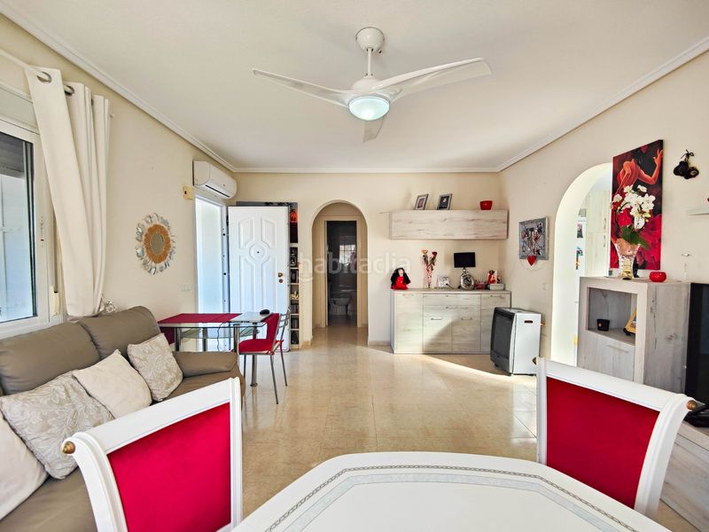 Foto ffeb2872-a098-4658-b59f-0d718e9fa2de. Casa amb aparcament a Rojales