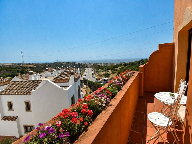 Foto 065ded4c-edab-4777-a902-3ab112a463aa. Casa amb aparcament piscina a Parque Central Estepona
