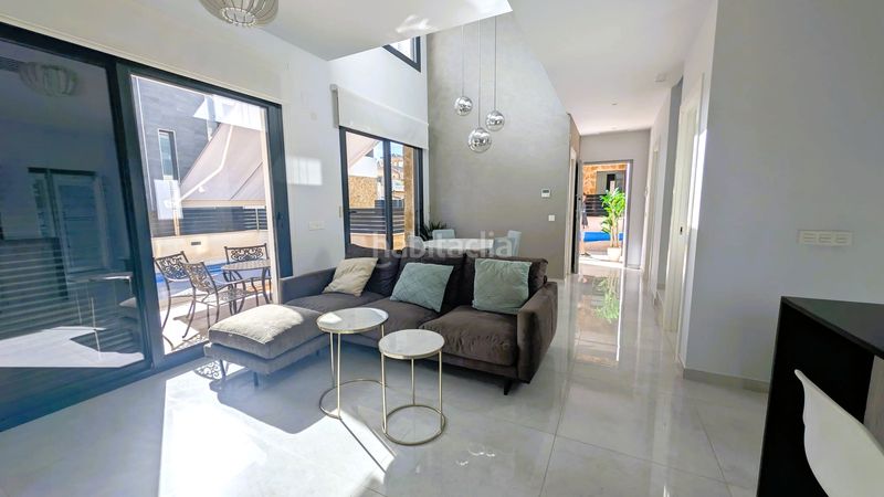 Foto b9a1014e-df02-4390-9c2c-63d0581f714f. Casa a Cabo Roig Orihuela