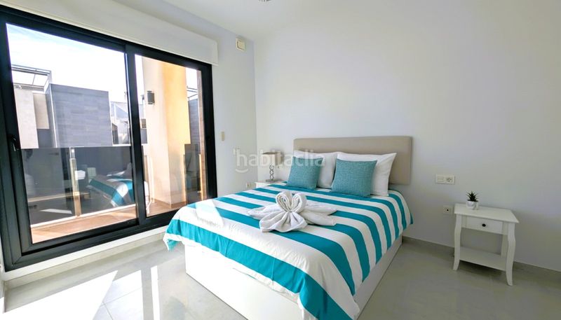 Foto f44d01c6-9a77-458e-be09-718e1210b822. Casa a Cabo Roig Orihuela