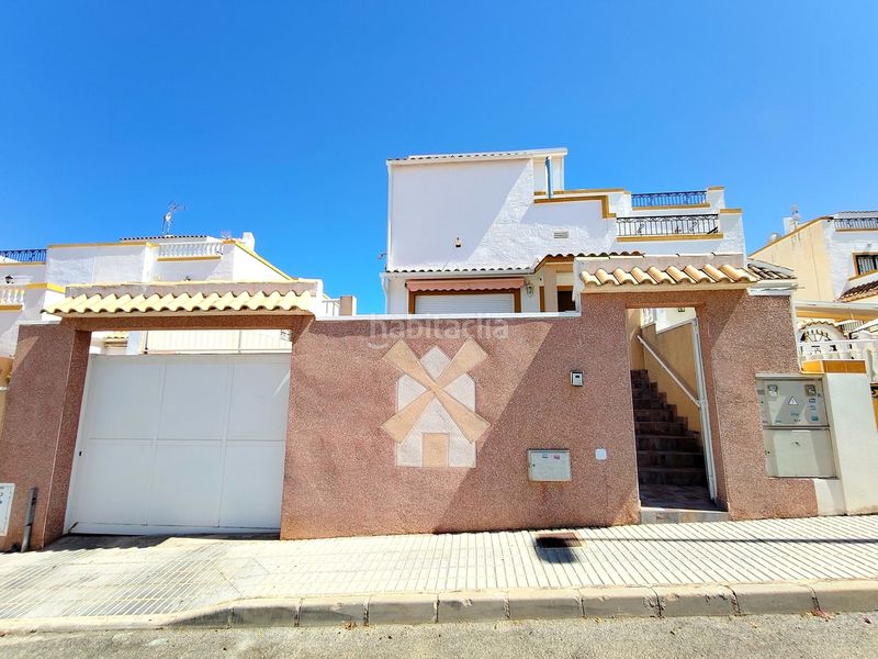 Foto 5619e8d6-8961-413a-9296-619642e26977. Casa adossada amb aparcament a Punta Prima Torrevieja