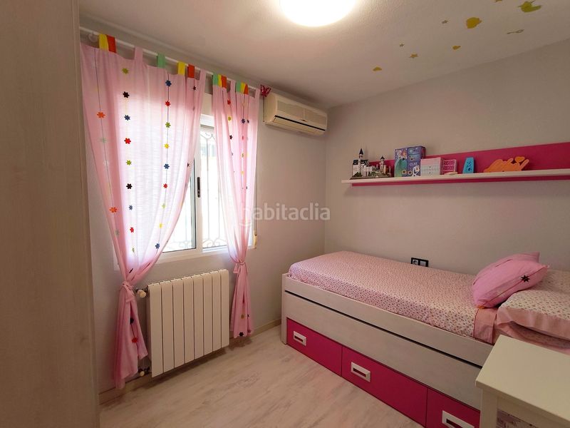 Foto dda799d2-6c2e-4e5f-b959-fde9b14c64d2. Casa adossada amb aparcament a Punta Prima Torrevieja
