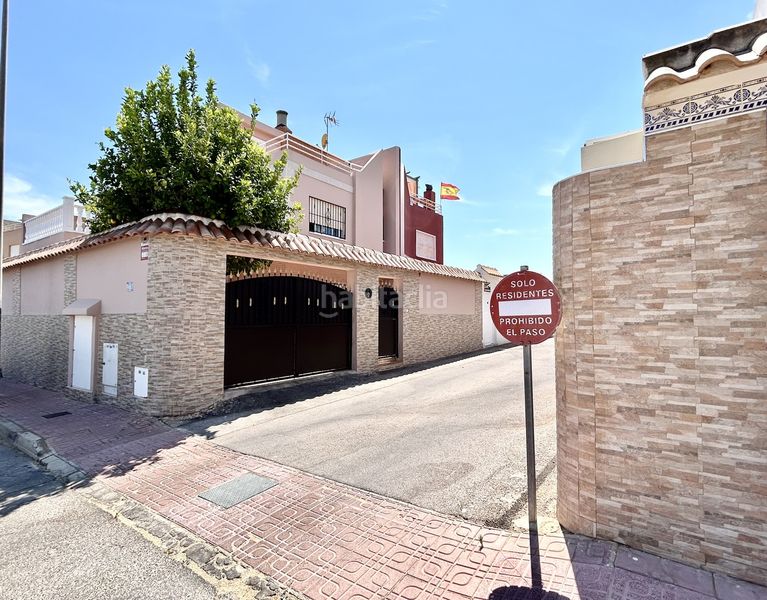 Foto 4df08d30-3e76-471b-abab-fc82145deb87. Casa adossada a Punta Prima Torrevieja