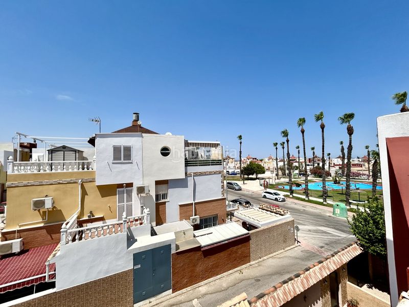Foto c0a38370-26e7-4abd-b484-2f693b91e1ed. Casa adossada a Punta Prima Torrevieja