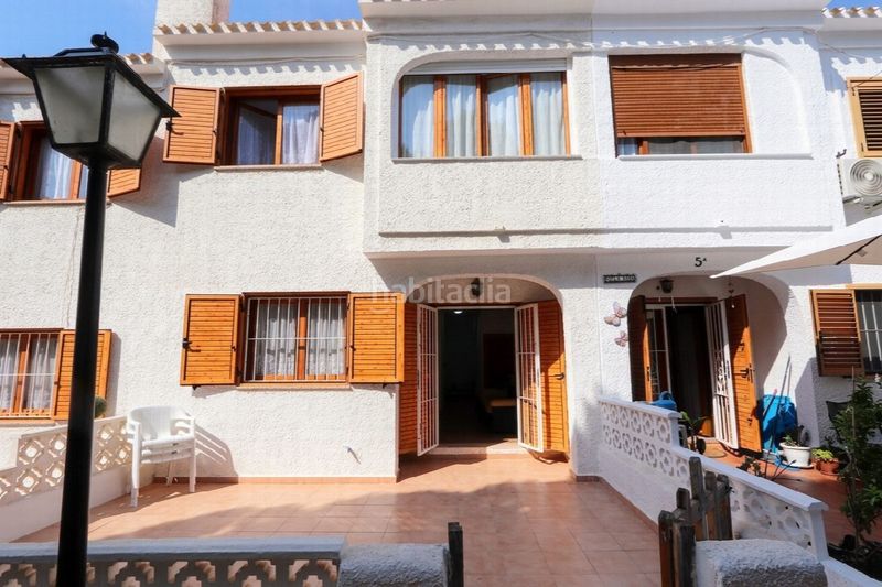 Foto 168c148f-8875-4523-90ff-2d1393b1bef7. Reihenhaus mit parking in Playa Flamenca Orihuela