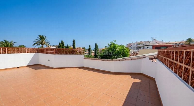 Foto 6d116f4a-11db-4d8e-a307-01f51214ec2a. Casa amb aparcament a Las Flores Mijas