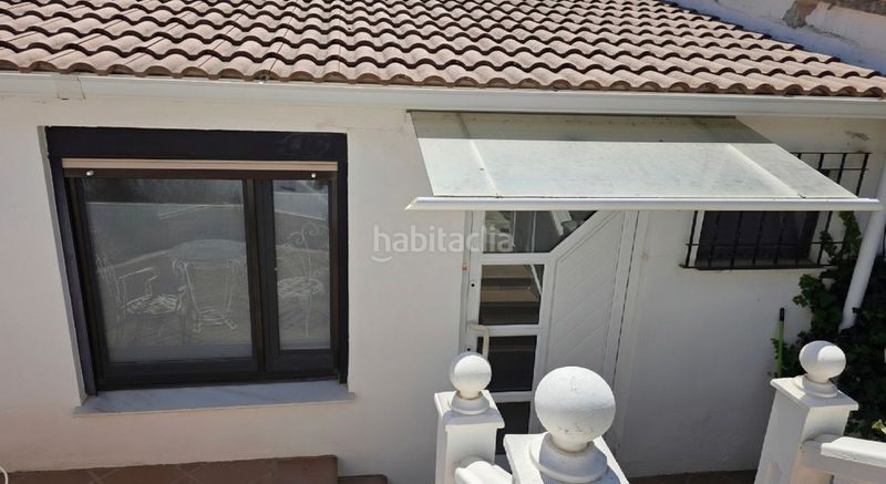 Foto 2cf2b74c-7edf-4c81-ac3d-60c69d814f36. Casa amb piscina a El Faro de Calaburra - Chaparral Mijas