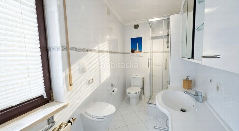 Foto 954b4d56-7188-4fd9-84dc-9fc134aabf7e. Casa amb aparcament a Las Flores Mijas