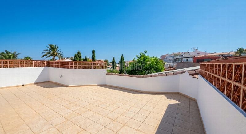 Foto bba4a1f8-7eb2-4551-84b4-4cf0fd992ba4. Casa amb aparcament a Las Flores Mijas