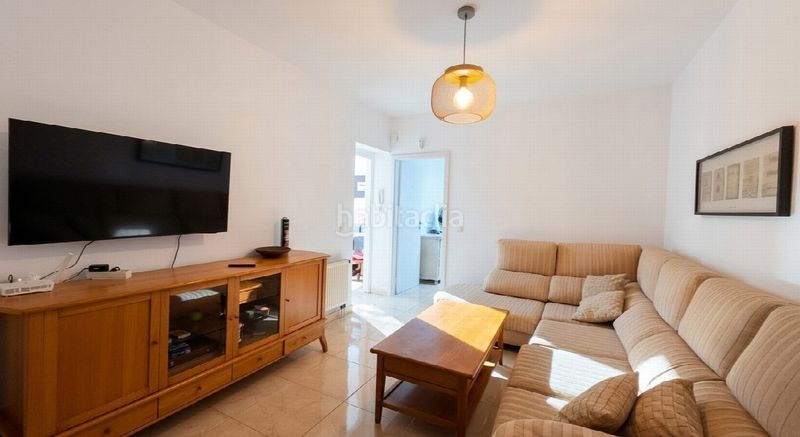 Foto c1f11f75-b49f-420b-a18f-59aaa8a65303. Casa amb aparcament a Las Flores Mijas