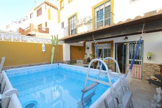 Casa adossada a Casco Antiguo