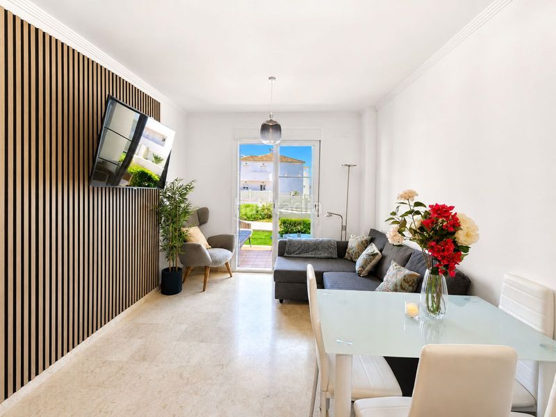 Foto 093f2dbd-740d-43ac-9913-b023c52a109a. Apartament amb aparcament a La Duquesa Manilva
