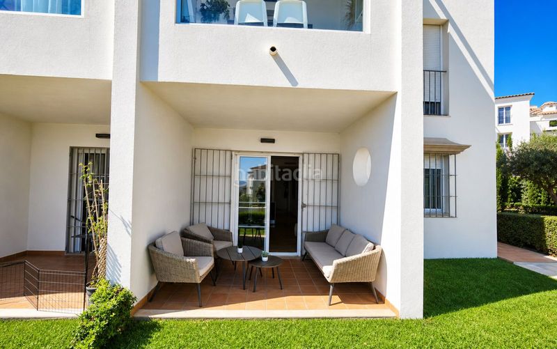 Foto f7631710-9617-4e5b-aabe-7595358c60f8. Apartament amb aparcament a La Duquesa Manilva
