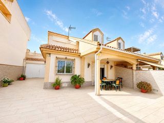 Haus in Torre de la Horadada