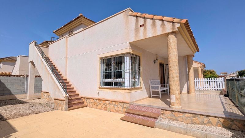 Foto 7736d943-717e-451e-a26e-5528aa1da155. Casa amb piscina a Algorfa