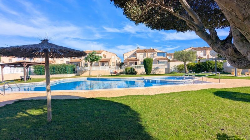 Foto dcb33986-ba07-48c6-ae8c-f729123ca467. Casa amb piscina a Algorfa