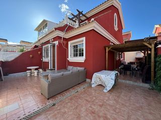 Casa adossada a Los Almendros