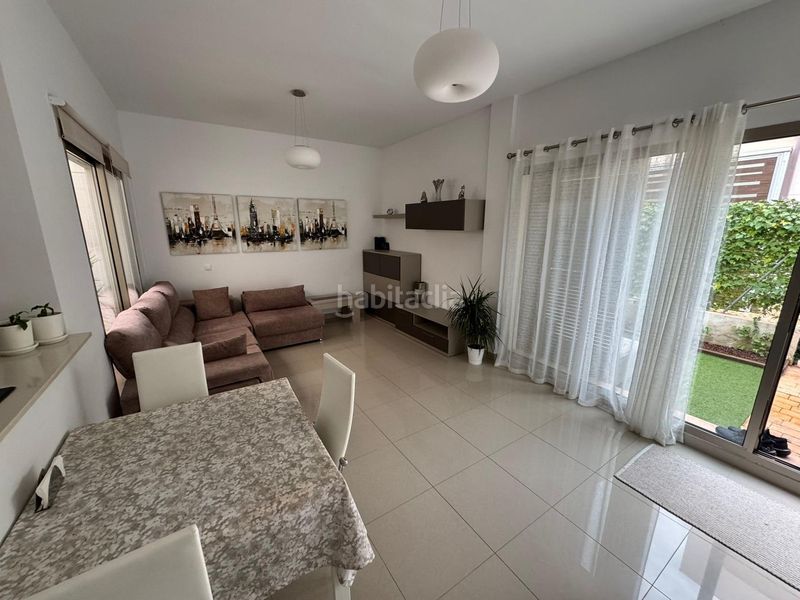 Foto 597099c0-4466-43ee-aa0e-3d61d56657bf. Casa adossada a Punta Prima Torrevieja
