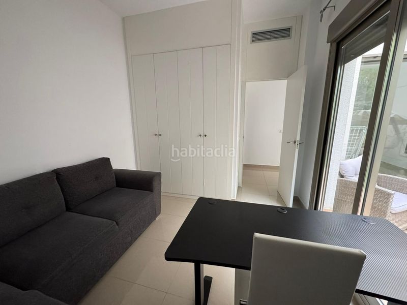 Foto f546b914-7e4e-48ca-87a2-7c8cd592e477. Casa adossada a Punta Prima Torrevieja