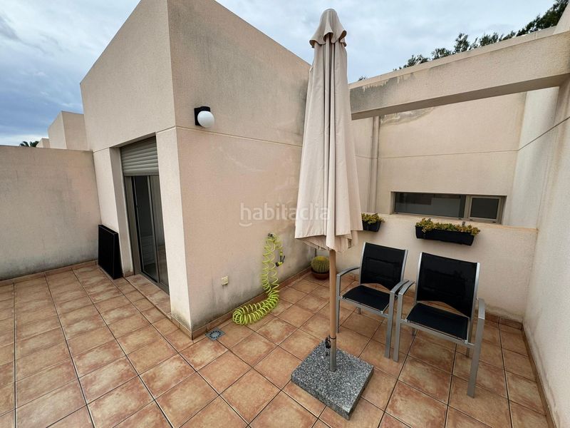 Foto f561ab22-b2db-4bfb-a06e-f1bd59a5727e. Casa adossada a Punta Prima Torrevieja