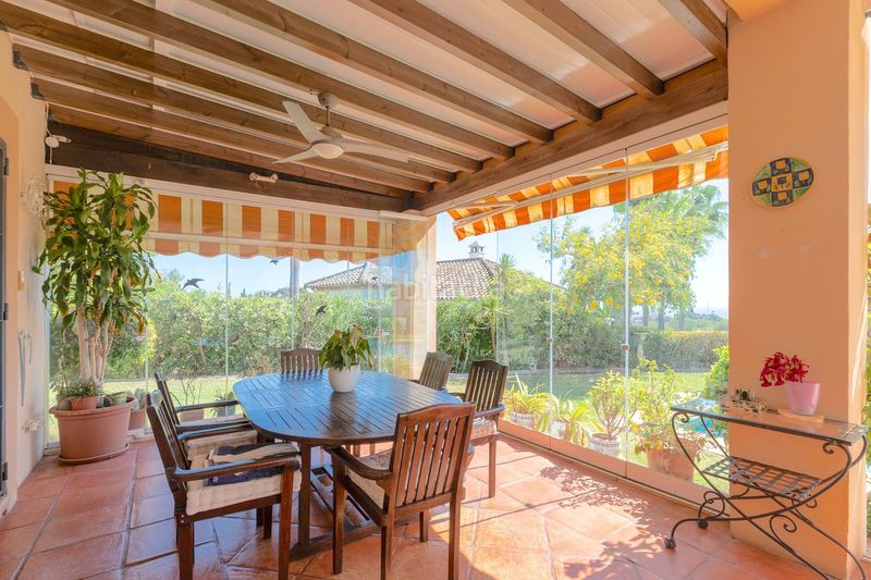 Foto 70f237d5-59d0-4e54-a2e4-d16b014397b9. Casa amb aparcament a Elviria Marbella