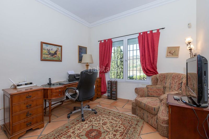 Foto 80e7cf28-3102-44e2-817f-ee7b8c62d097. Casa amb aparcament a Elviria Marbella