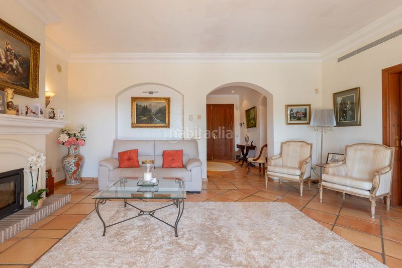 Foto a0174994-becd-4638-940c-a53352491047. Casa amb aparcament a Elviria Marbella