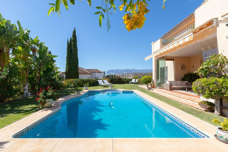 Foto c7db4518-620b-4771-b8d5-8d0c38ceac15. Casa amb aparcament a Elviria Marbella