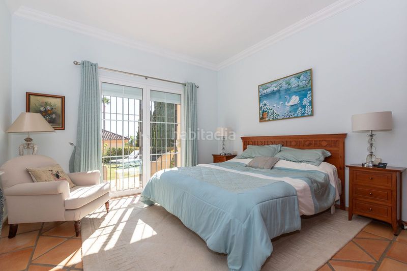 Foto d37155f5-4d0d-458d-87a8-11f498ce64d1. Casa amb aparcament a Elviria Marbella