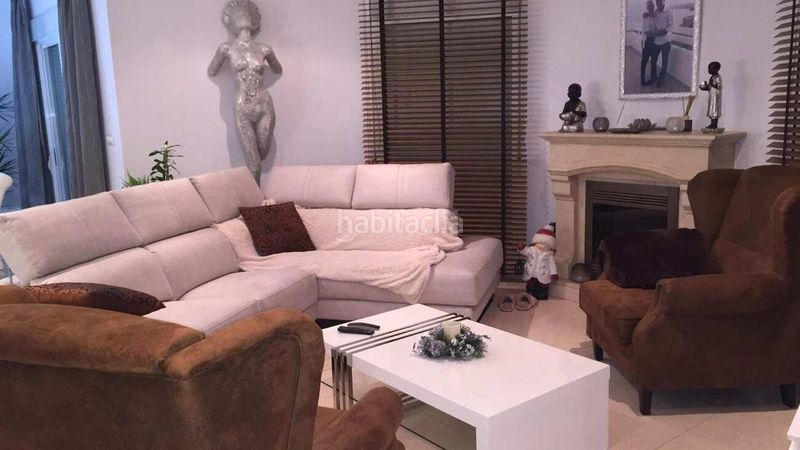 Foto f8d62c92-a65f-42ab-8e27-fe59dd703acd. Casa amb piscina a Benijófar