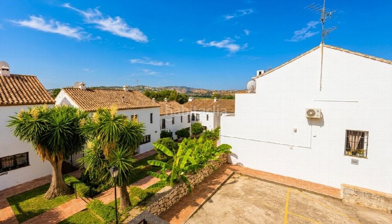 Foto 5ddd1ee6-1d3d-4a20-a999-478f8ff469a4. Casa amb piscina a Mijas golf Mijas
